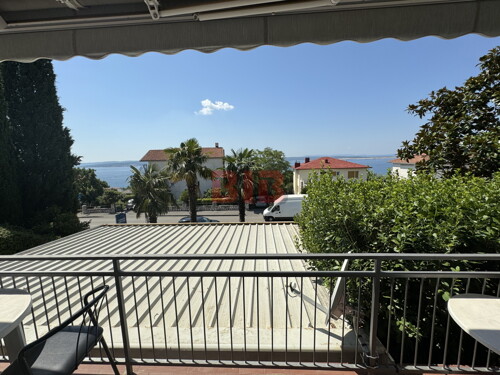 CRIKVENICA,2S+DB,I KAT U DVOKATNICI,SAMO 100 METARA OD MORA