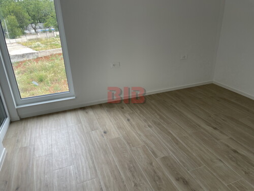 Thumbnail 6226069 - 9