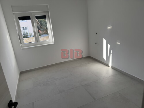 Thumbnail 6226076 - 9