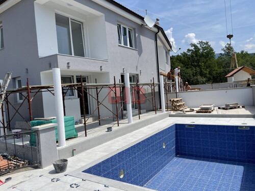 Thumbnail 6226103 - 5