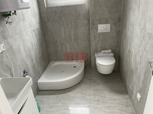 Thumbnail 6226105 - 4
