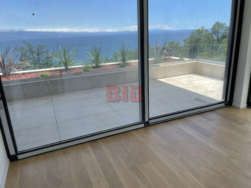 OPATIJA,LUKSUZAN 1S+DB,I KAT,GARAŽNO MJESTO,BLIZU MORA