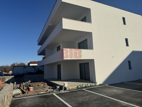 MALINSKA,KVALITETNA NOVOGRADNJA,80M2,I KAT,PARKING