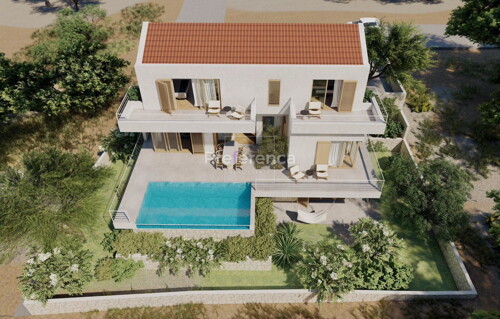 Jakišnica - vila s bazenom - INVESTICIJA
