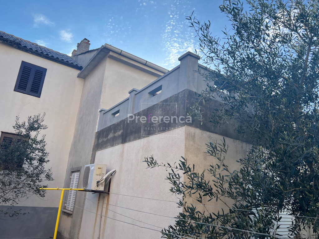 Image 6226867 - 8