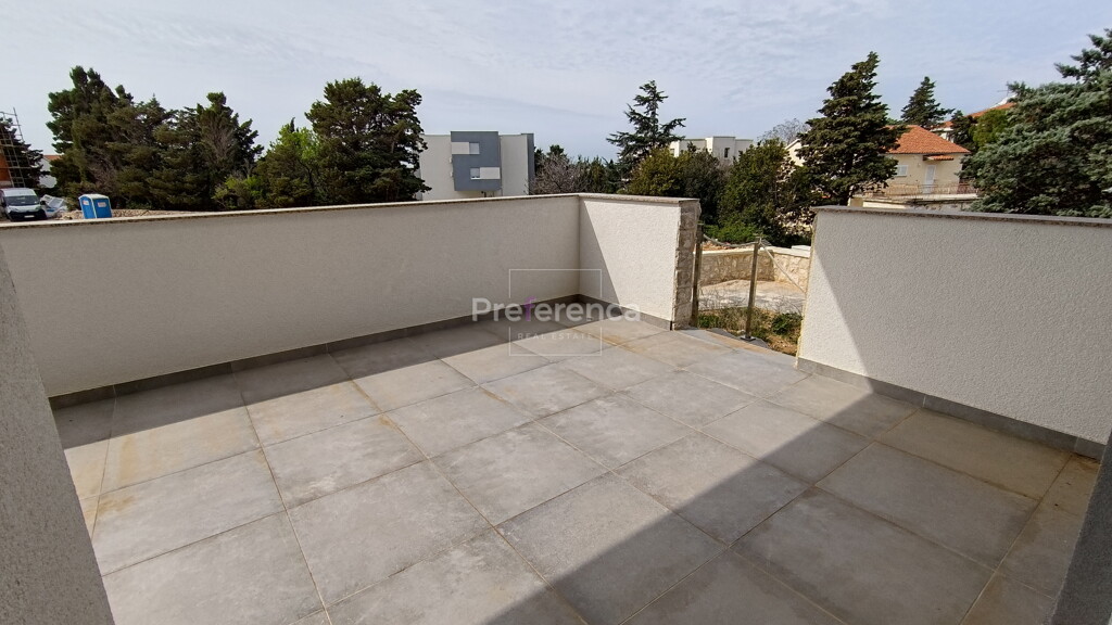 Image 6226910 - 10