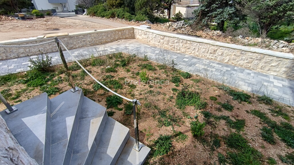 Image 6226910 - 8