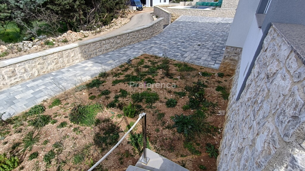 Image 6226910 - 6