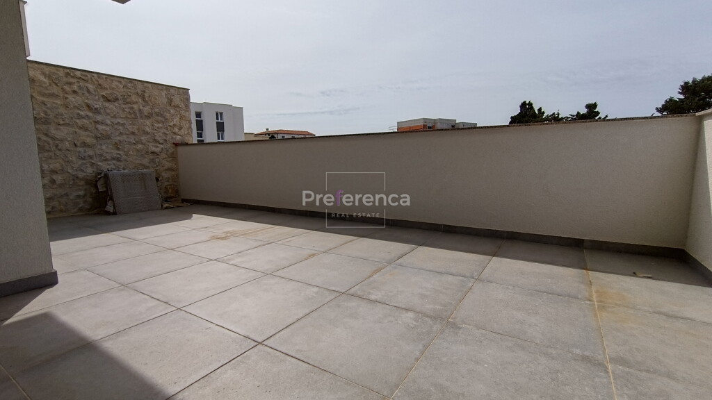 Image 6226910 - 7