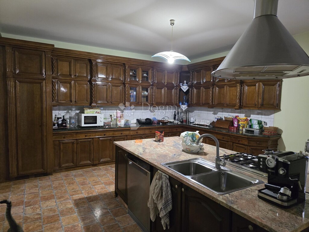 Image 6227175 - 12
