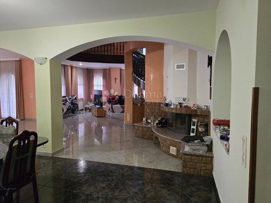 Image 6227175 - 11