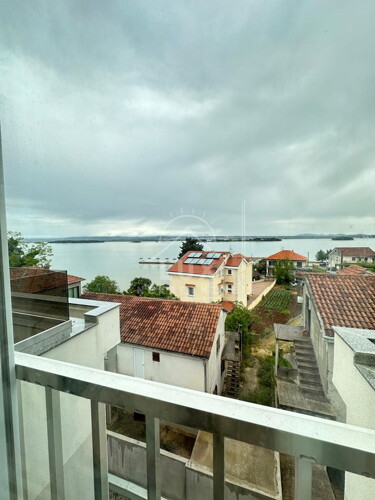 Dvoetažni apartman, tri spavaće sobe, otok Pašman, Kraj, prodaja