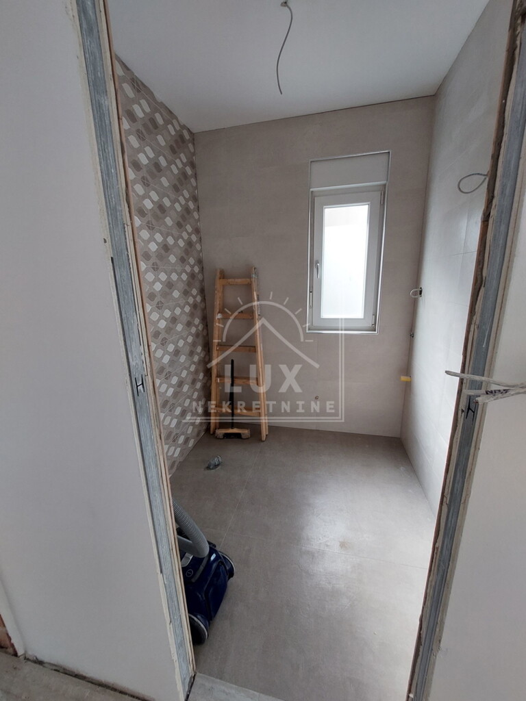 Image 6227833 - 17