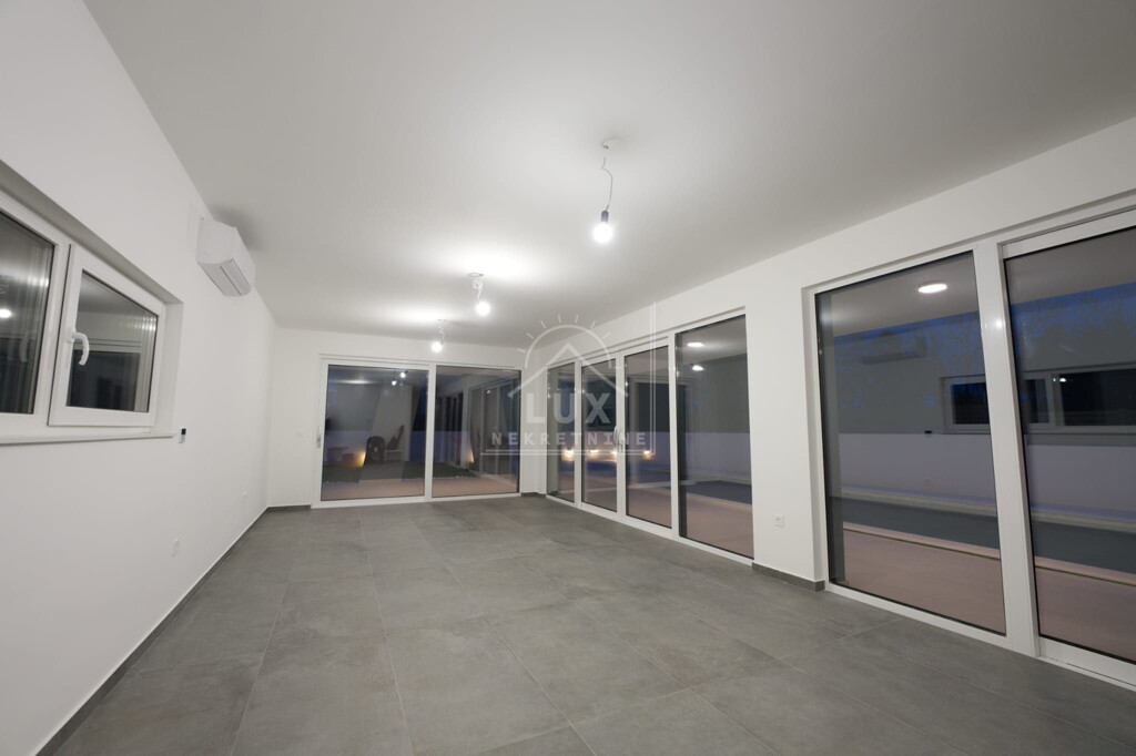 Image 6227838 - 6