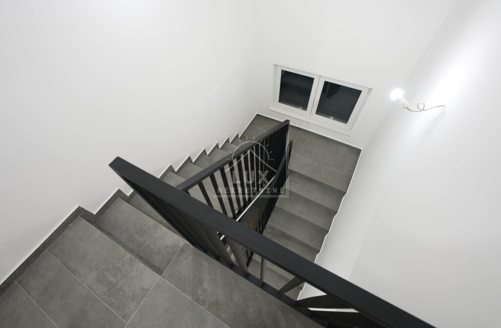 Image 6227838 - 7