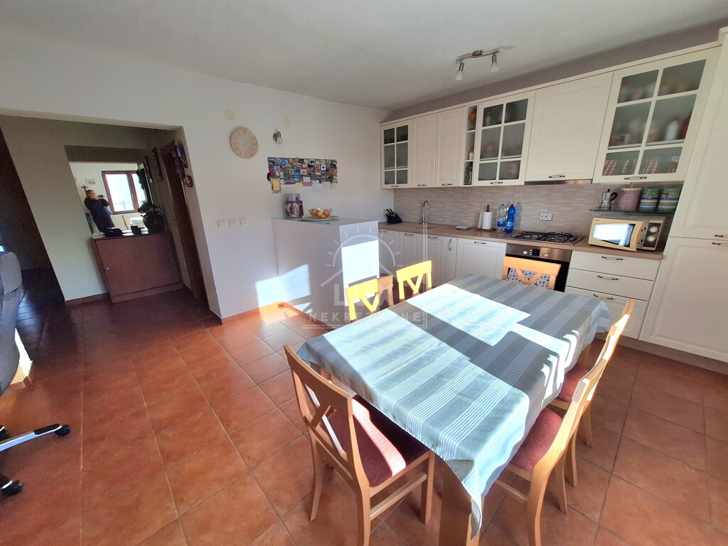 Image 6227847 - 8