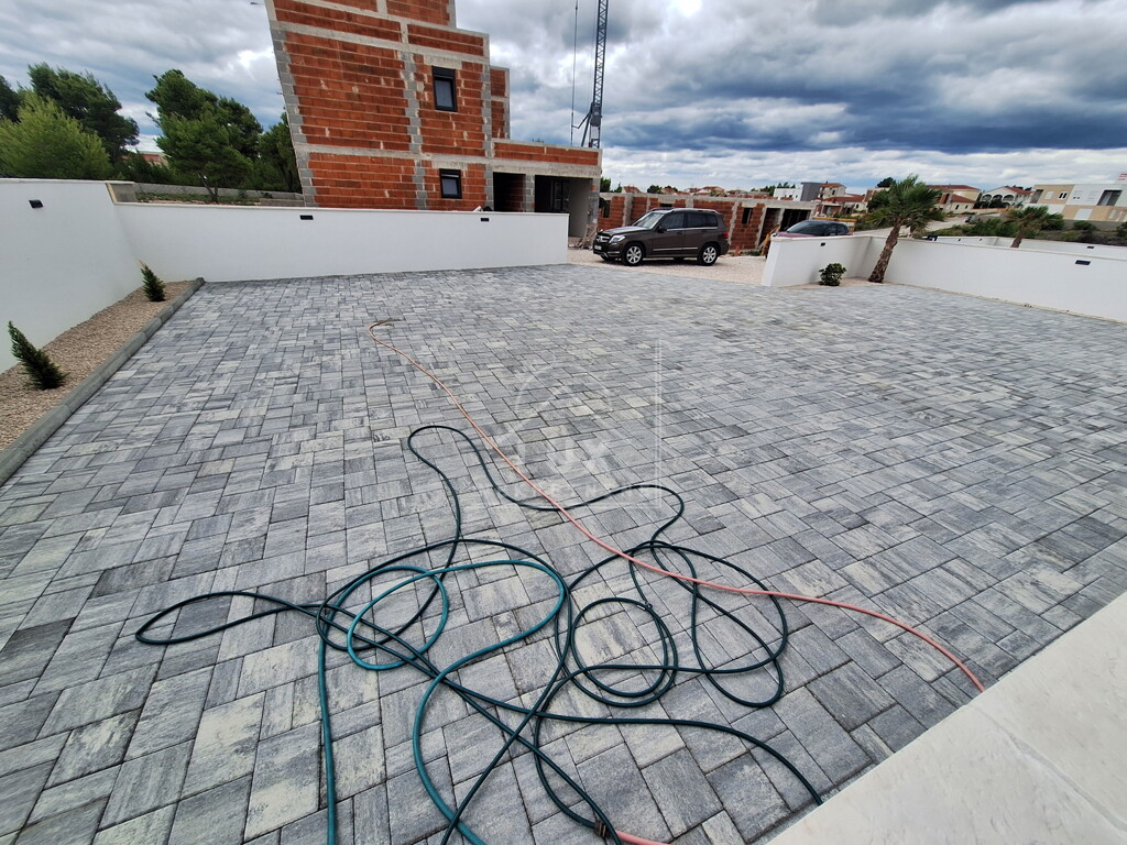 Image 6227890 - 8