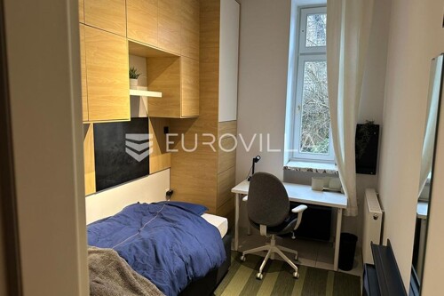Zagreb, Nazorova ulica, prekrasan stan s 4 sobe, za studente