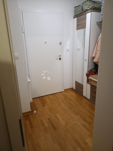 Thumbnail 6228062 - 5