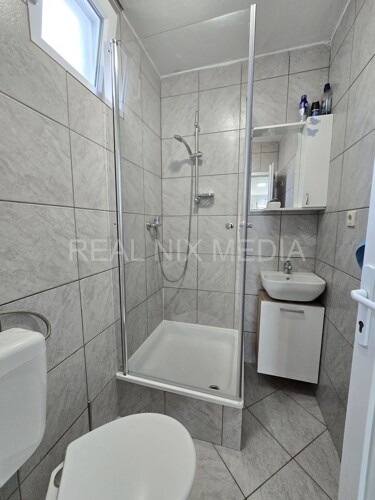 Thumbnail 6228287 - 5