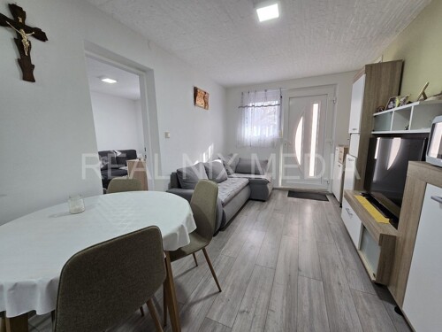 Thumbnail 6228287 - 11