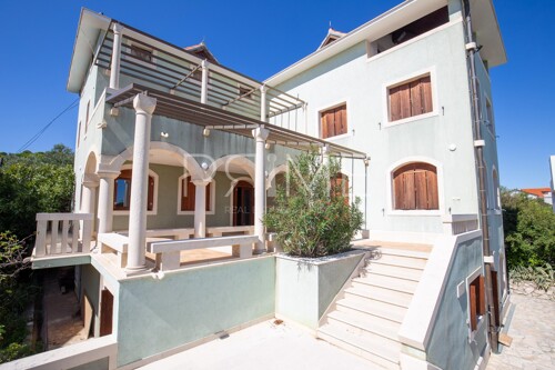 Murter,mediteranska vila,prvi red do mora,velika okućnica!!