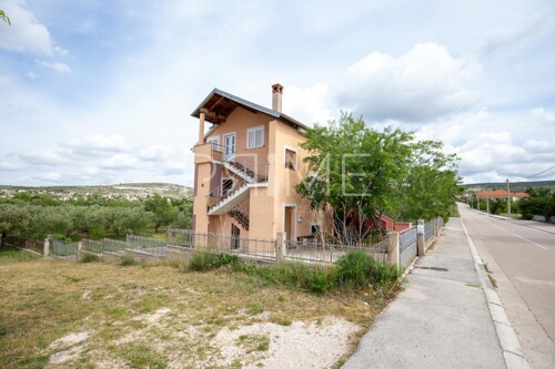 Lišane Ostrovačke, 381 m2, garža, okućnica !