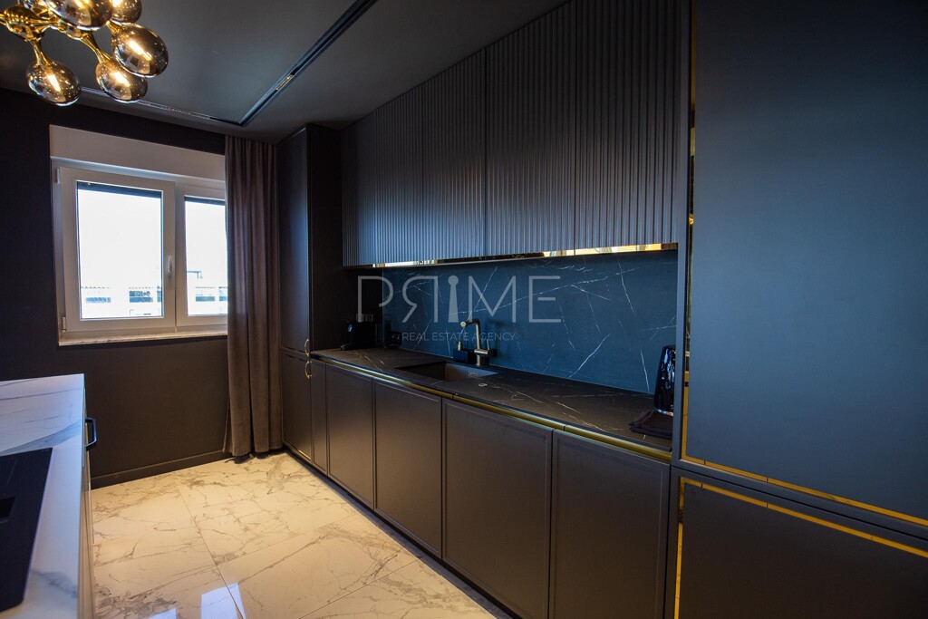 Image 6228595 - 6