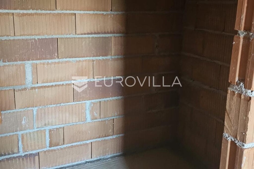 Image 6228807 - 8