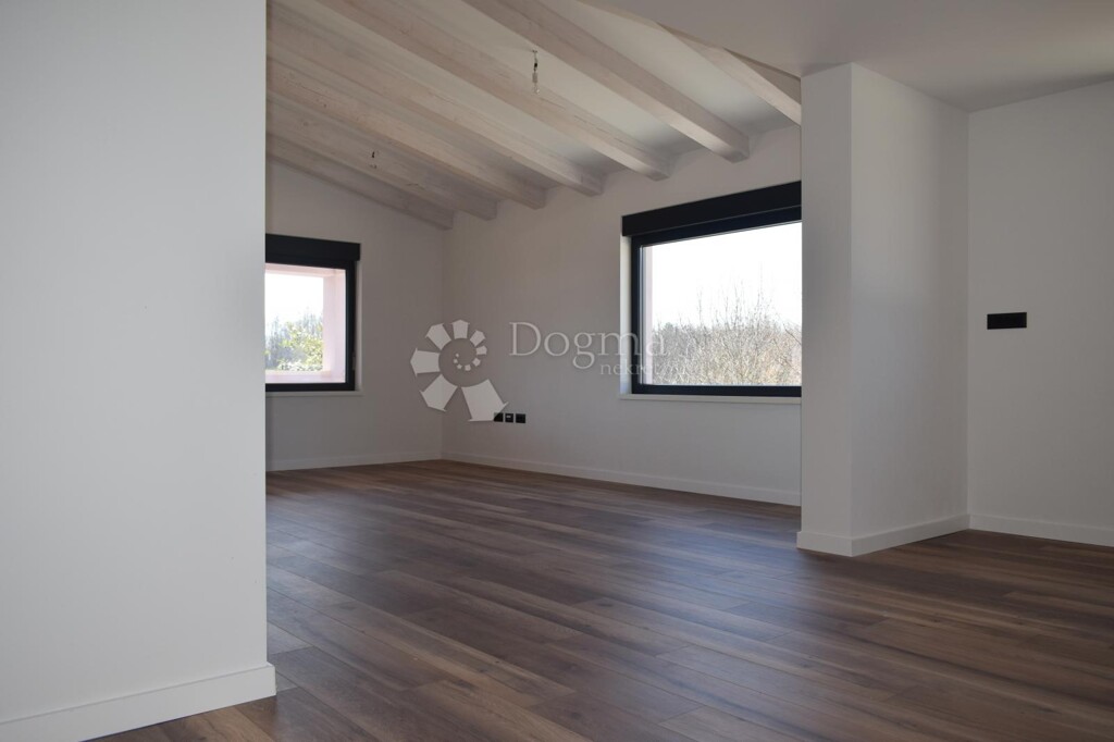Image 6228840 - 8