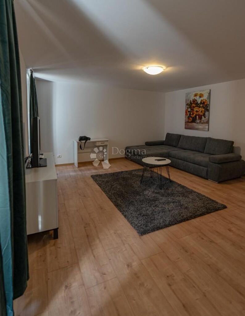 Image 6228844 - 7