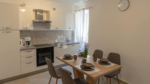 Rovinj, centar – elegantan jednosoban stan u kamenoj zgradi,