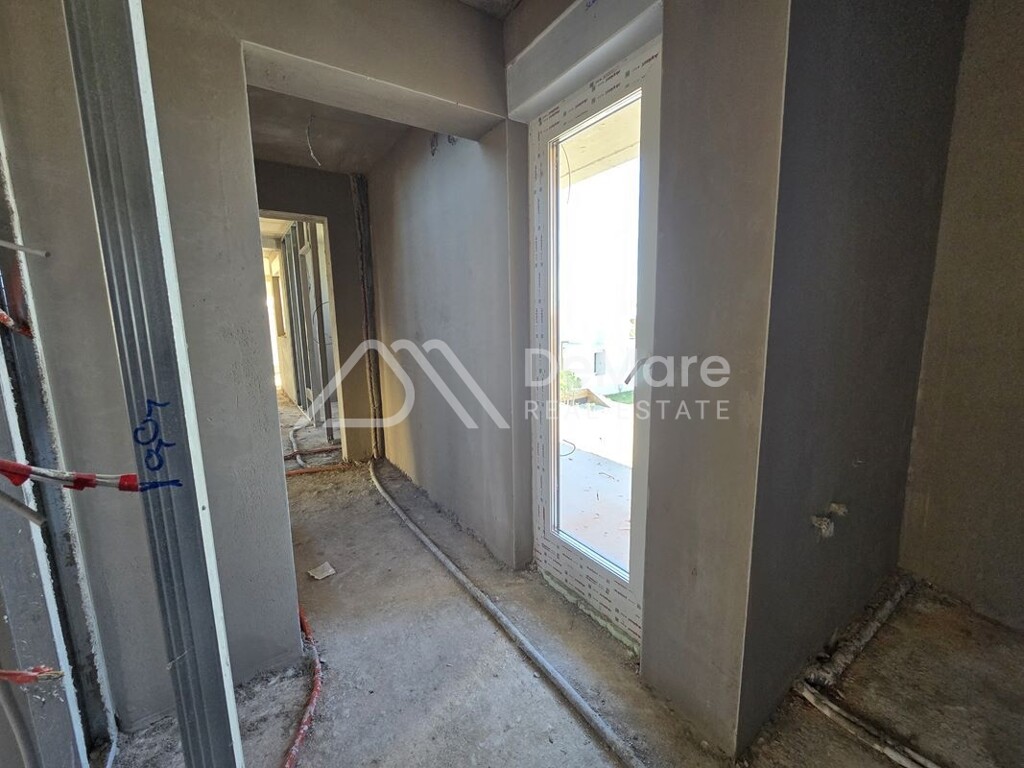 Image 6229698 - 9