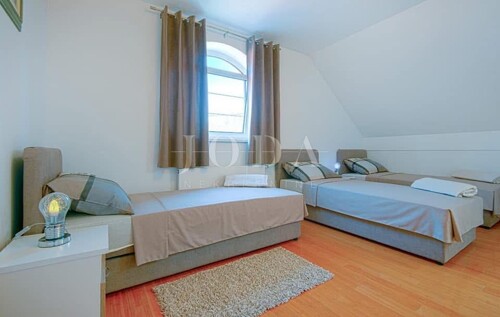 Thumbnail 6230207 - 10