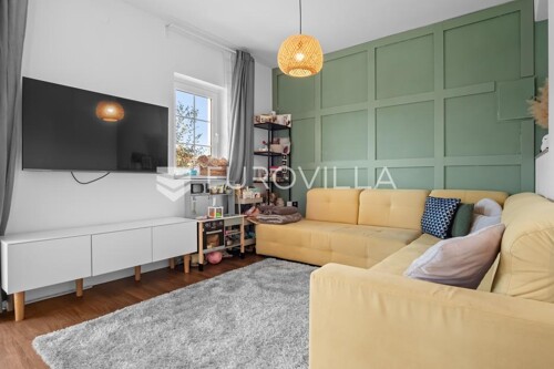 Istra, Funtana - novouređeni stan NKP 60 m2 u visokom prizemlju sa lijepim v...