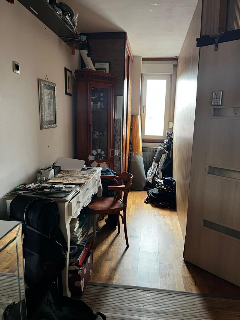 Image 6230255 - 7