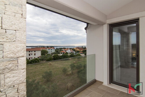 Thumbnail 6230310 - 6