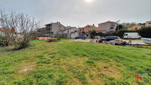 Thumbnail 6230320 - 3