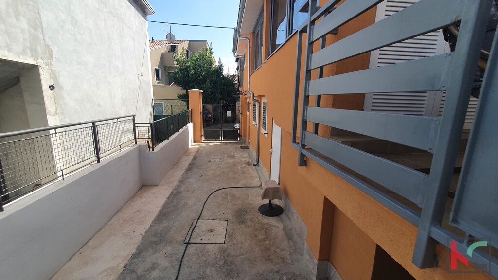 Image 6230347 - 25