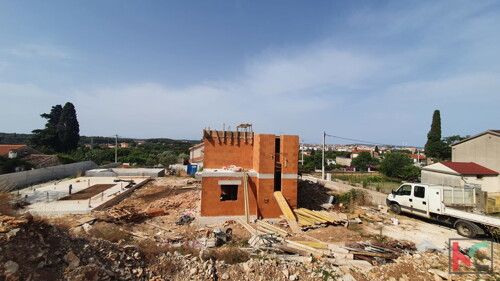 Thumbnail 6230350 - 2