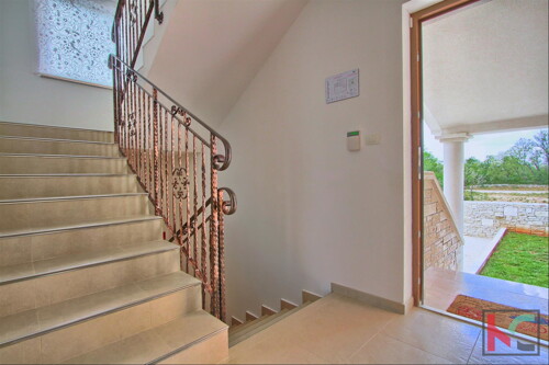 Thumbnail 6230384 - 13