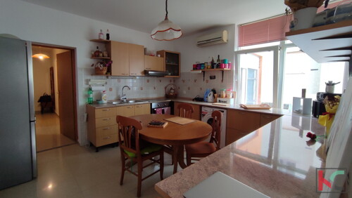 Thumbnail 6230403 - 5