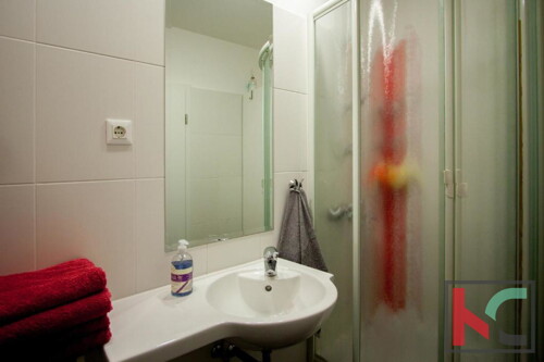 Thumbnail 6230416 - 6