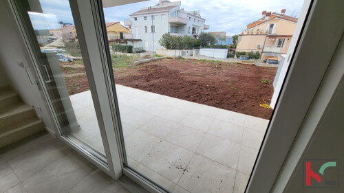 Thumbnail 6230494 - 10