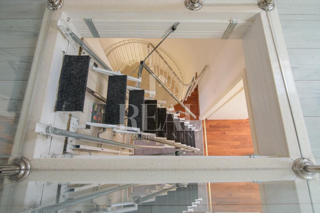 Image 6230501 - 18