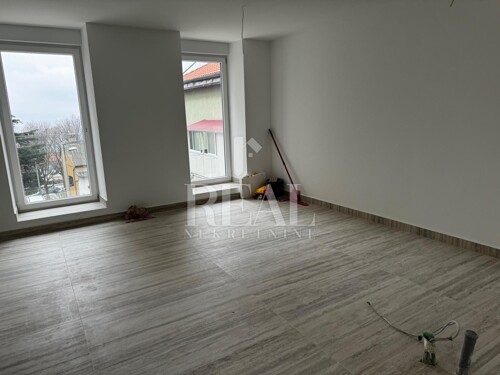 Thumbnail 6230509 - 3