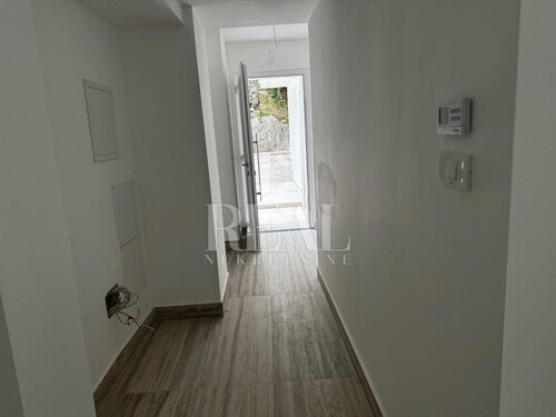 Thumbnail 6230513 - 10