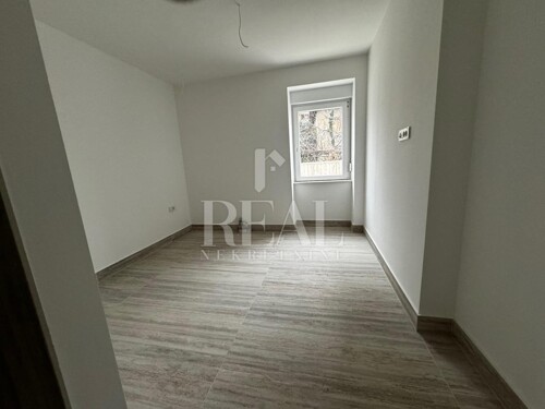 Thumbnail 6230513 - 7