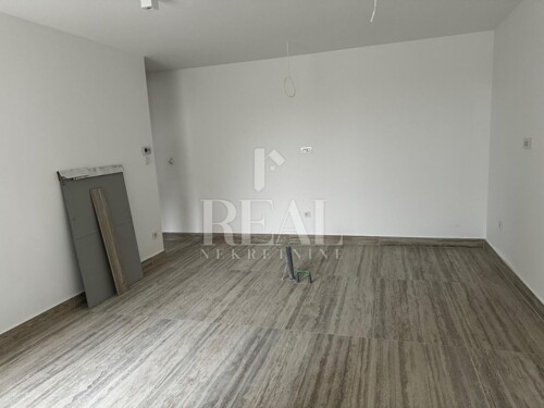 Thumbnail 6230513 - 3