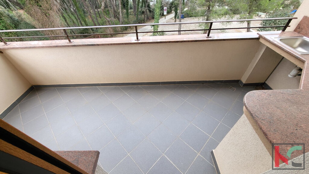 Image 6230530 - 10
